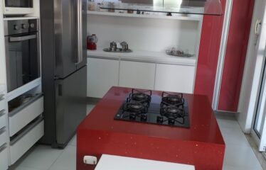 Casa em Camboinhas com quatro suítes LG 1018